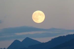 full-moon-460313_640